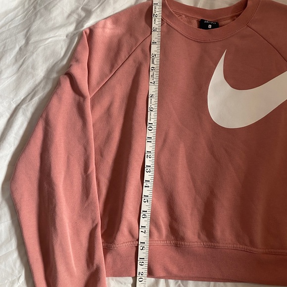 SOLD ⭐️ Nike crop sweater - Picture 4 of 5
